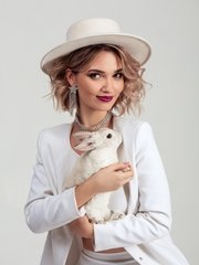 Локоны / Локоны на один бок, Распущенные от Свадебный стилист и визажист Ольга Фирсова 1