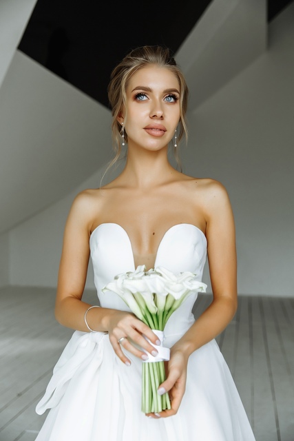 Высокие / Собранные, Пучок от Свадебный стилист и визажист Ольга Фирсова 2