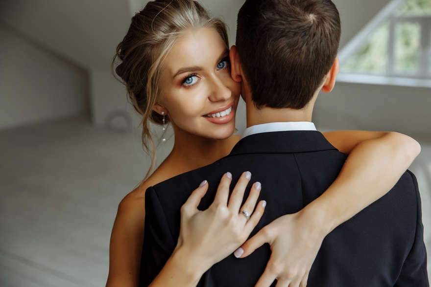 Высокие / Собранные, Пучок от Свадебный стилист и визажист Ольга Фирсова 7