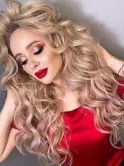 Локоны / Локоны на один бок, Распущенные от Свадебный стилист и визажист Ольга Фирсова 2