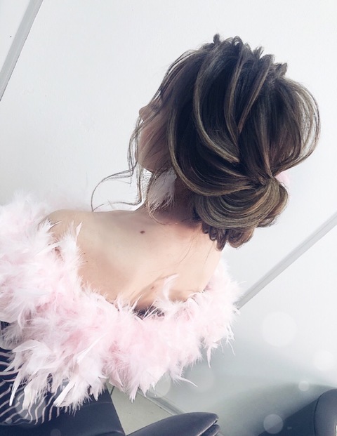 Высокие / Собранные, Пучок, С плетением, Локоны / Локоны на один бок от Свадебный стилист и визажист Ольга Фирсова 2