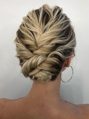 Высокие / Собранные, Коса / Коса-пучок, Пучок, С плетением от Свадебный стилист и визажист Ольга Фирсова 2