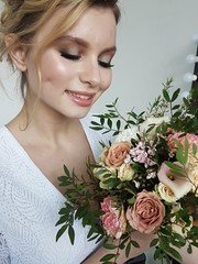 Высокие / Собранные, Локоны / Локоны на один бок, Пучок от Свадебный стилист Анна Кулакова 1