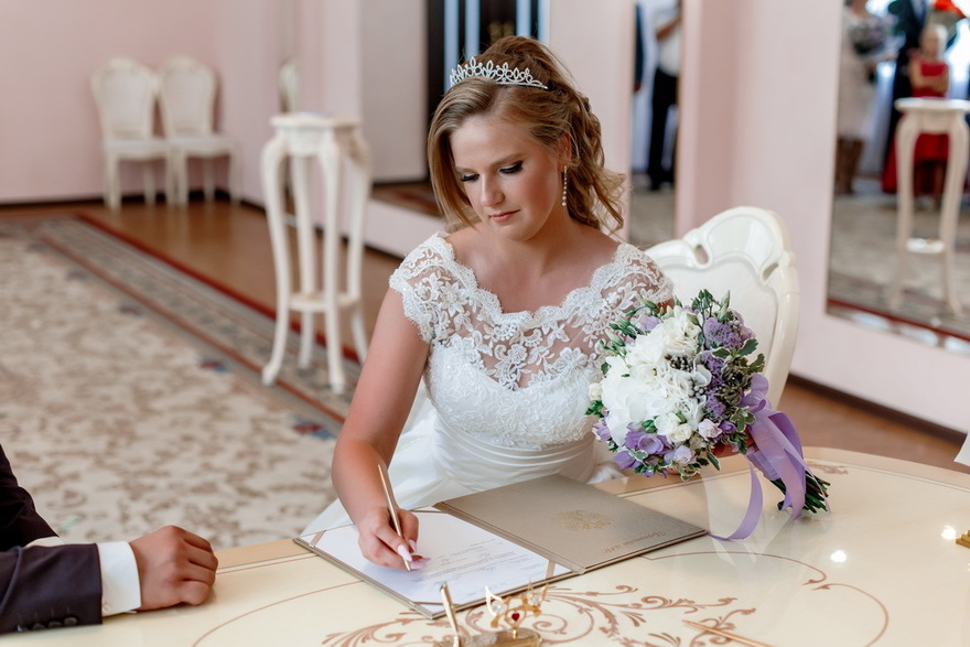 Высокие / Собранные, С аксессуарами / Цветами / Фатой от Наталья Хилова 2