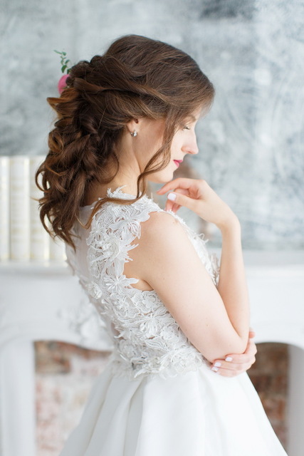 С аксессуарами / Цветами / Фатой, С плетением, Коса / Коса-пучок от Наталья Хилова 3