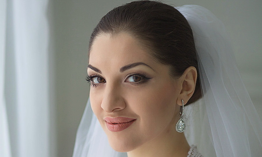 Высокие / Собранные, С аксессуарами / Цветами / Фатой, Пучок от Наталья Хилова 4