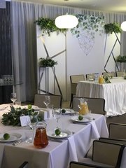 Президиум / Стол молодоженов, Задник за молодоженами в Модерн от Epital Wedding 1