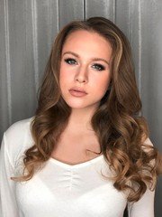 Локоны / Локоны на один бок, Распущенные от Свадебный стилист-визажист Дарья Бачурина 1