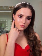 Локоны / Локоны на один бок, Распущенные, С аксессуарами / Цветами / Фатой от Alenanyamnyam 1