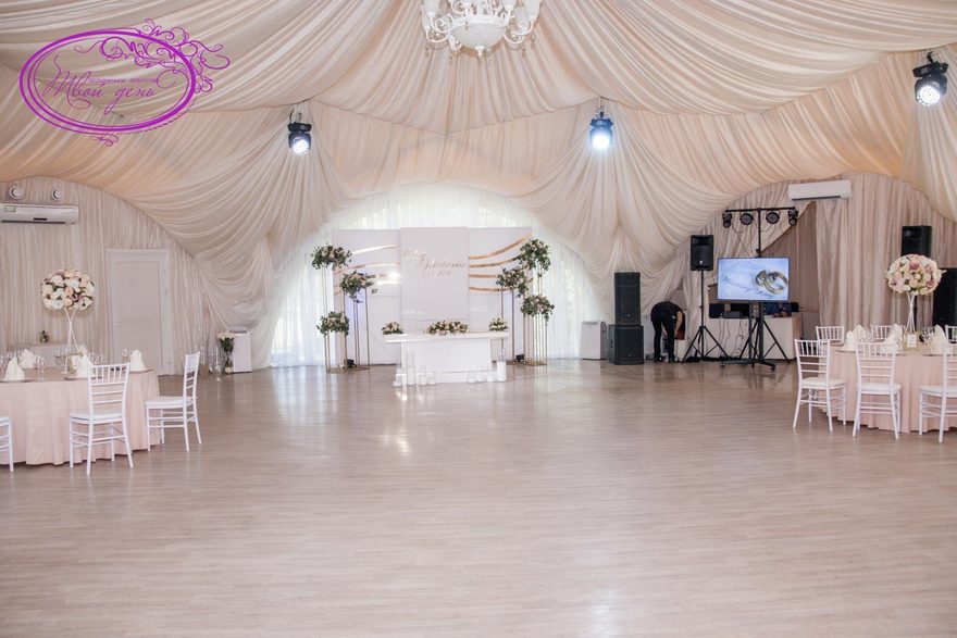 Классика в Ресторан / Банкетный зал от Твой день 8