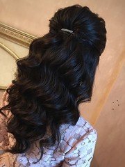 Локоны / Локоны на один бок, С аксессуарами / Цветами / Фатой от Мери Варданян 1