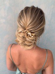 Высокие / Собранные, С аксессуарами / Цветами / Фатой от Мери Варданян 1