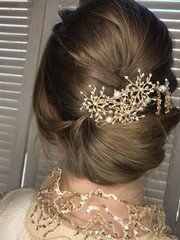 Пучок, С аксессуарами / Цветами / Фатой от Anastasiya beverly hills 1