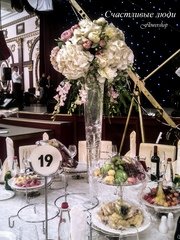Столы и стулья гостей / Банкет в Классика от Студия декора и флористики Счастливые люди 1
