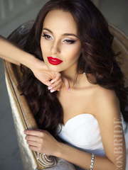 Локоны / Локоны на один бок, Распущенные от Салон красоты iconBRIDE 1