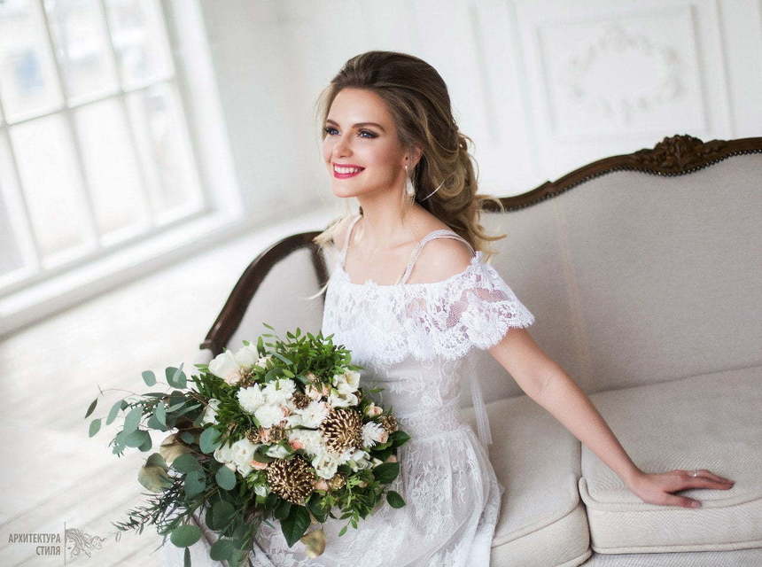 Высокие / Собранные, Локоны / Локоны на один бок от Салон красоты Архитектура Стиля 2