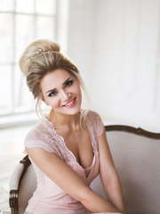 Высокие / Собранные, Пучок, С аксессуарами / Цветами / Фатой от Салон красоты Архитектура Стиля 1