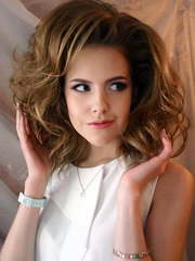 Локоны / Локоны на один бок, Распущенные от Свадебный стилист Виктория Брайт 2