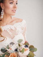 Высокие / Собранные, Локоны / Локоны на один бок от  1