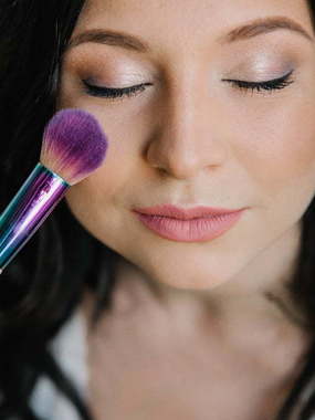 Волны, Локоны / Локоны на один бок, Распущенные от Свадебный стилист Лёля Садовка 1