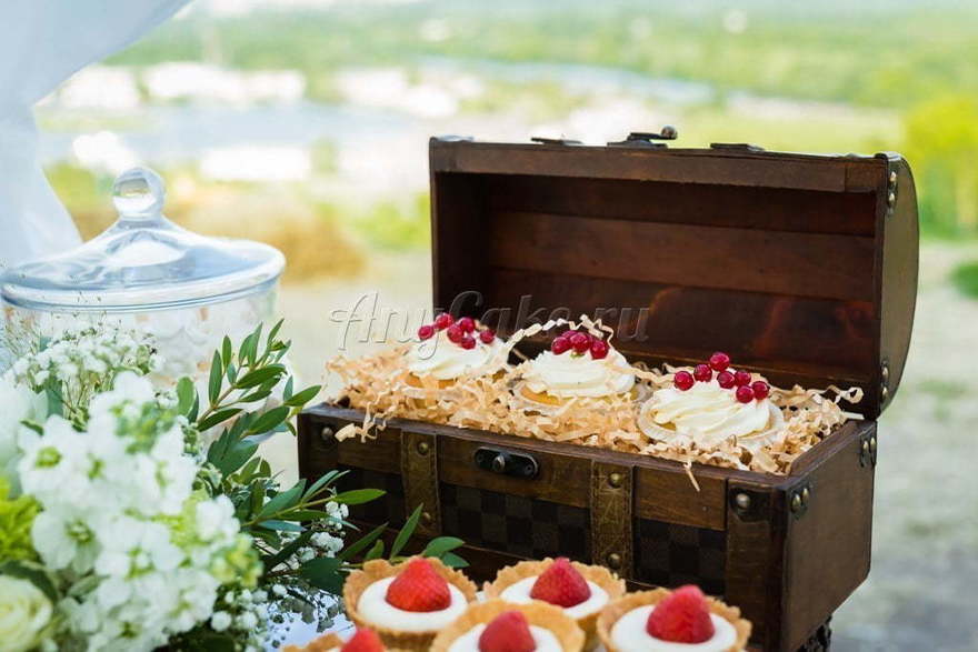 оттенки Белого Кенди бар в стиле рустик от Кондитерская AnyCake 15