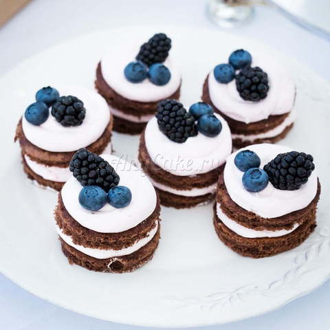 оттенки Белого Кенди бар в стиле рустик от Кондитерская AnyCake 17