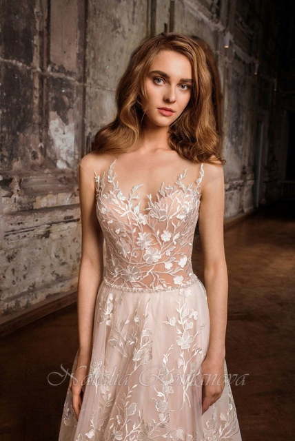 Свадебное платье Аюна. Силуэт А-силуэт, Прямое. Цвет Персик / Оранжевый. Вид 3