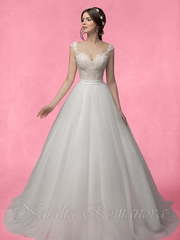 Свадебное платье Фонтени. Силуэт Пышное, А-силуэт. Цвет Белый / Молочный. Вид 1