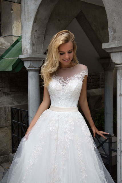 Свадебное платье Ilona. Силуэт А-силуэт. Цвет Белый / Молочный. Вид 3