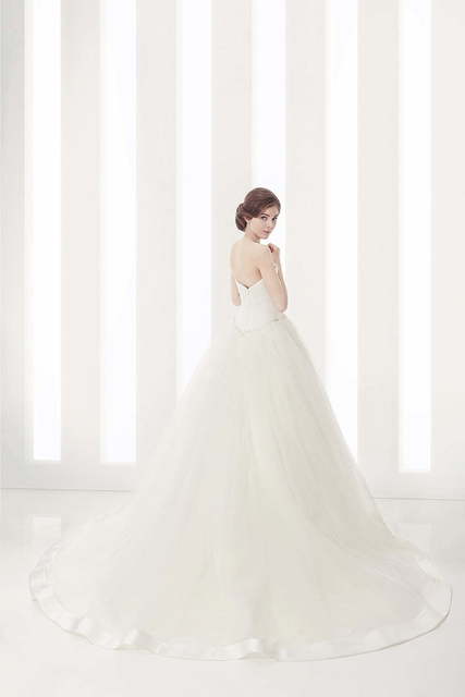 Свадебное платье Anita. Силуэт Пышное, А-силуэт. Цвет Айвори / Капучино, Белый / Молочный. Вид 2