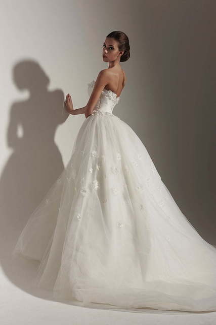 Свадебное платье Ariana. Силуэт Пышное, А-силуэт. Цвет Айвори / Капучино, Белый / Молочный. Вид 2