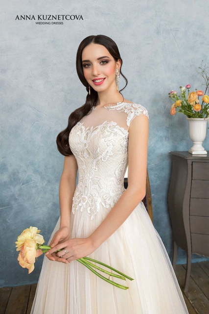 Свадебное платье Леронтайн. Силуэт А-силуэт. Цвет Айвори / Капучино, Персик / Оранжевый. Вид 3