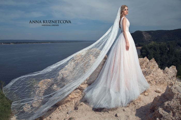 Свадебное платье Аделина. Силуэт А-силуэт. Цвет Белый / Молочный, оттенки Розового. Вид 3