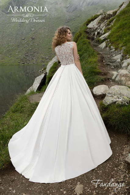 Свадебное платье Фанданго. Силуэт А-силуэт. Цвет Белый / Молочный. Вид 2