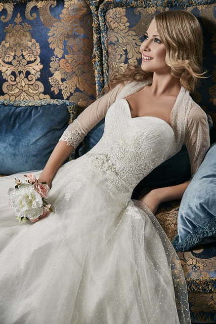 Свадебное платье Милана. Силуэт А-силуэт. Цвет Айвори / Капучино, Белый / Молочный. Вид 3