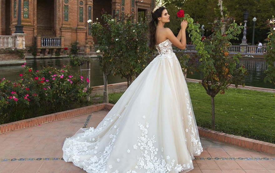 Свадебное платье Andie. Силуэт Пышное, А-силуэт. Цвет Персик / Оранжевый, оттенки Розового. Вид 2