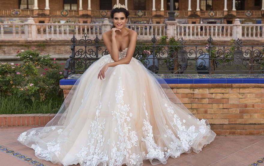 Свадебное платье Andie. Силуэт Пышное, А-силуэт. Цвет Персик / Оранжевый, оттенки Розового. Вид 3