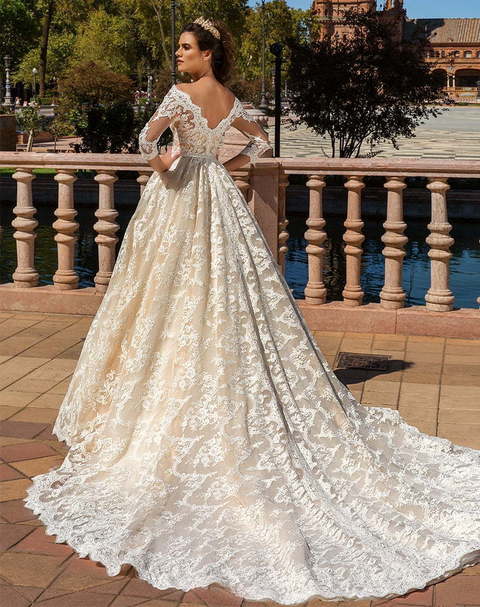 Свадебное платье Amelia. Силуэт Пышное, А-силуэт. Цвет Айвори / Капучино, Персик / Оранжевый. Вид 2