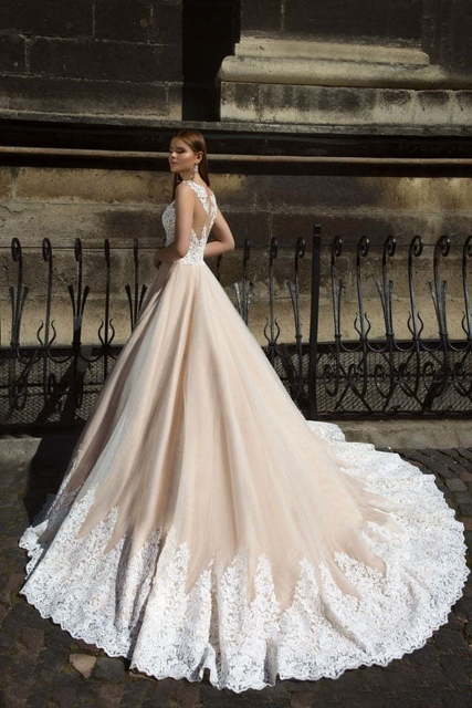 Свадебное платье Ariel. Силуэт А-силуэт. Цвет Айвори / Капучино, оттенки Розового. Вид 2