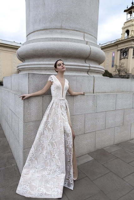 Свадебное платье Shaya. Силуэт А-силуэт, Прямое. Цвет Айвори / Капучино, Белый / Молочный. Вид 3