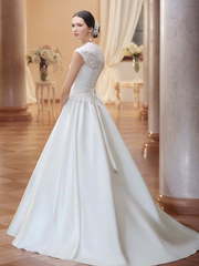 Свадебное платье Augusta. Силуэт Пышное, А-силуэт. Цвет Белый / Молочный. Вид 1