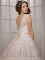 Свадебное платье Левина. Силуэт Пышное, А-силуэт. Цвет Белый / Молочный, Айвори / Капучино, оттенки Розового. Вид 2