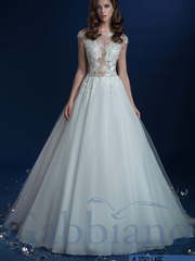 Свадебное платье Ларэ. Силуэт Пышное, А-силуэт. Цвет Белый / Молочный. Вид 1