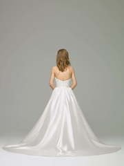 Свадебное платье Adeline. Силуэт А-силуэт. Цвет Белый / Молочный. Вид 2