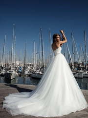 Свадебное платье Fina. Силуэт Пышное, А-силуэт. Цвет Белый / Молочный. Вид 2