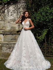 Свадебное платье Dominica. Силуэт А-силуэт, Прямое. Цвет Белый / Молочный, оттенки Розового. Вид 1