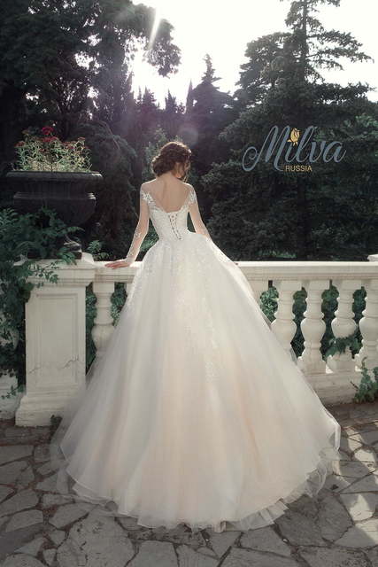 Свадебное платье Леонтия. Силуэт Пышное, А-силуэт. Цвет Айвори / Капучино, Белый / Молочный. Вид 2