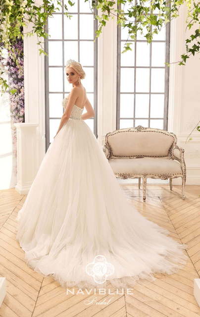 Свадебное платье Kortny. Силуэт Пышное, А-силуэт. Цвет Айвори / Капучино, Белый / Молочный. Вид 3