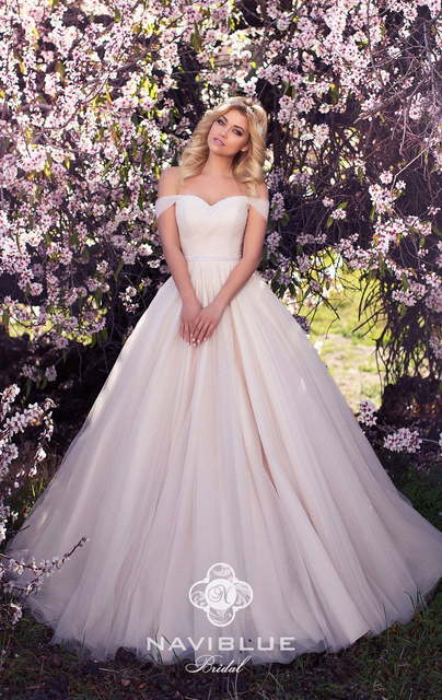 Свадебное платье Lola. Силуэт Пышное, А-силуэт. Цвет Айвори / Капучино, Лавандовый / Фиолетовый, оттенки Розового. Вид 3