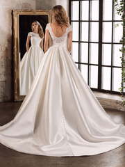 Свадебное платье Battista. Силуэт Пышное, А-силуэт. Цвет Айвори / Капучино. Вид 2